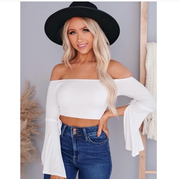 Off the shoulder white top - Picture 4 of 7